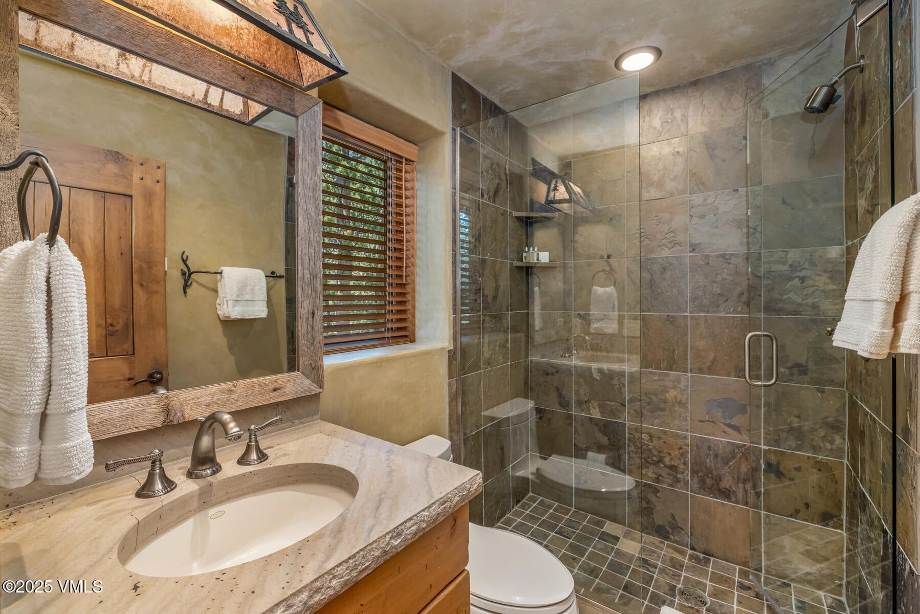 Bathroom on floor 2