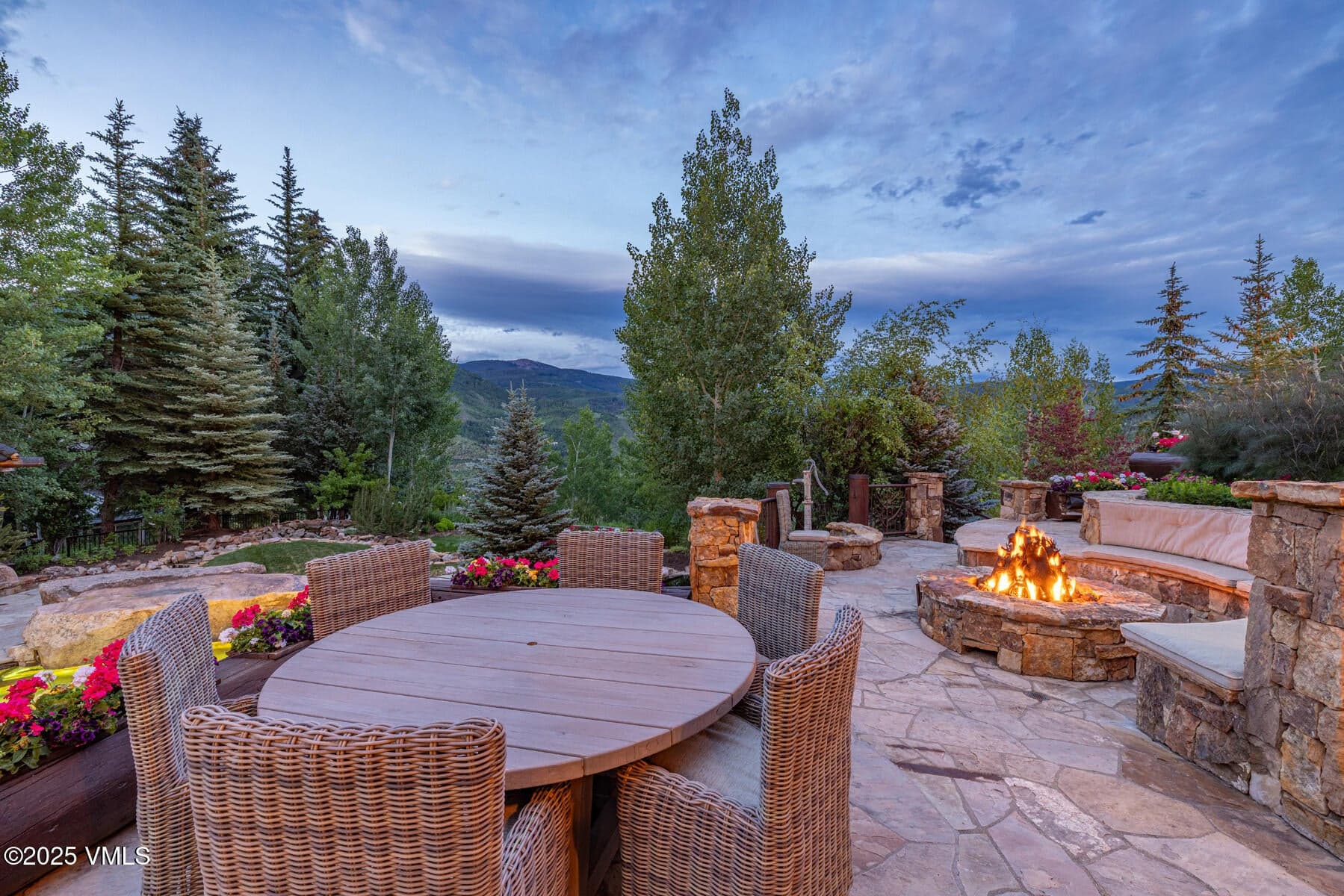 Outdoor sitting area with firepit