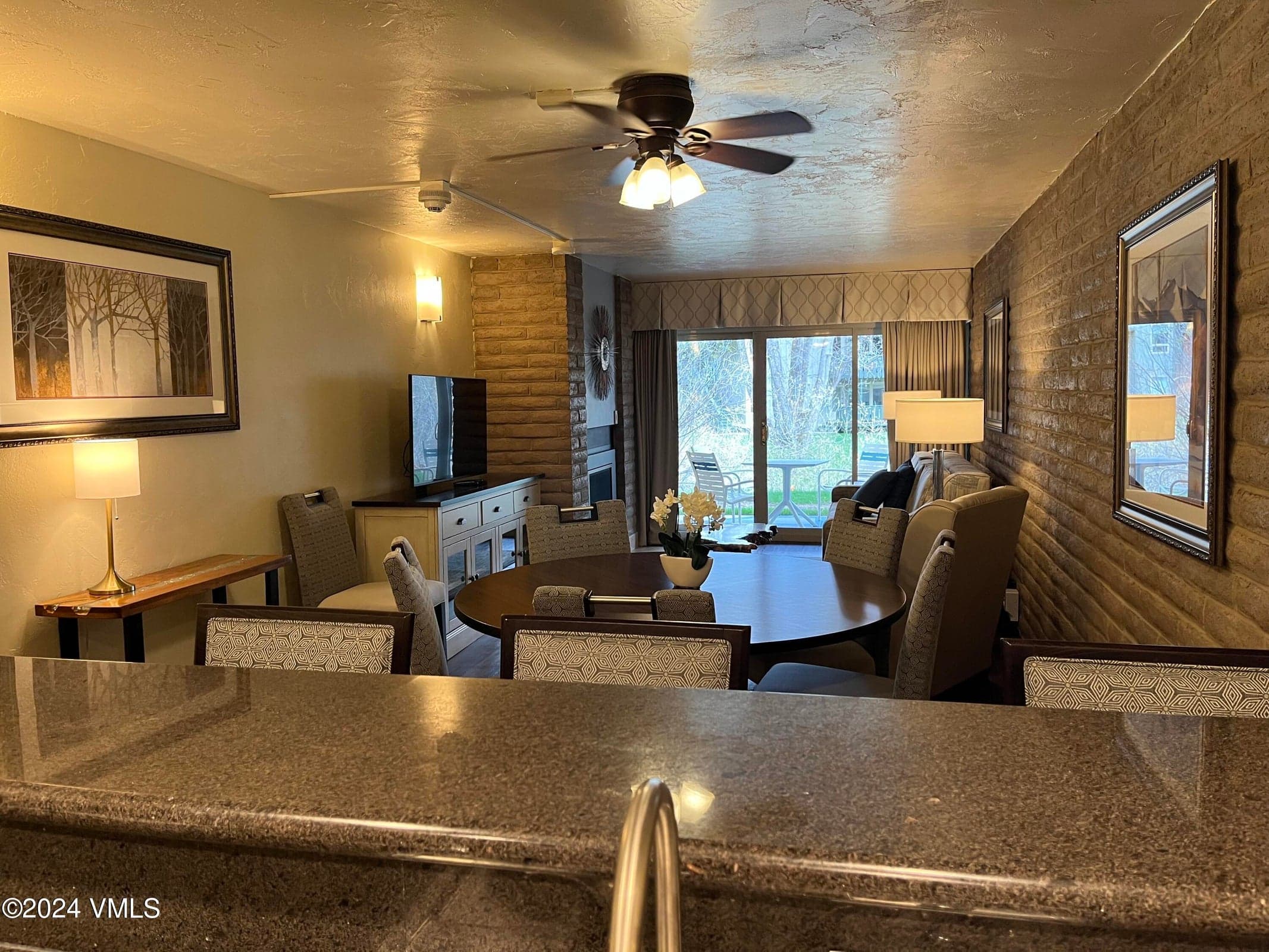Images are for display of finish level. Images may not be of specific residence or views.