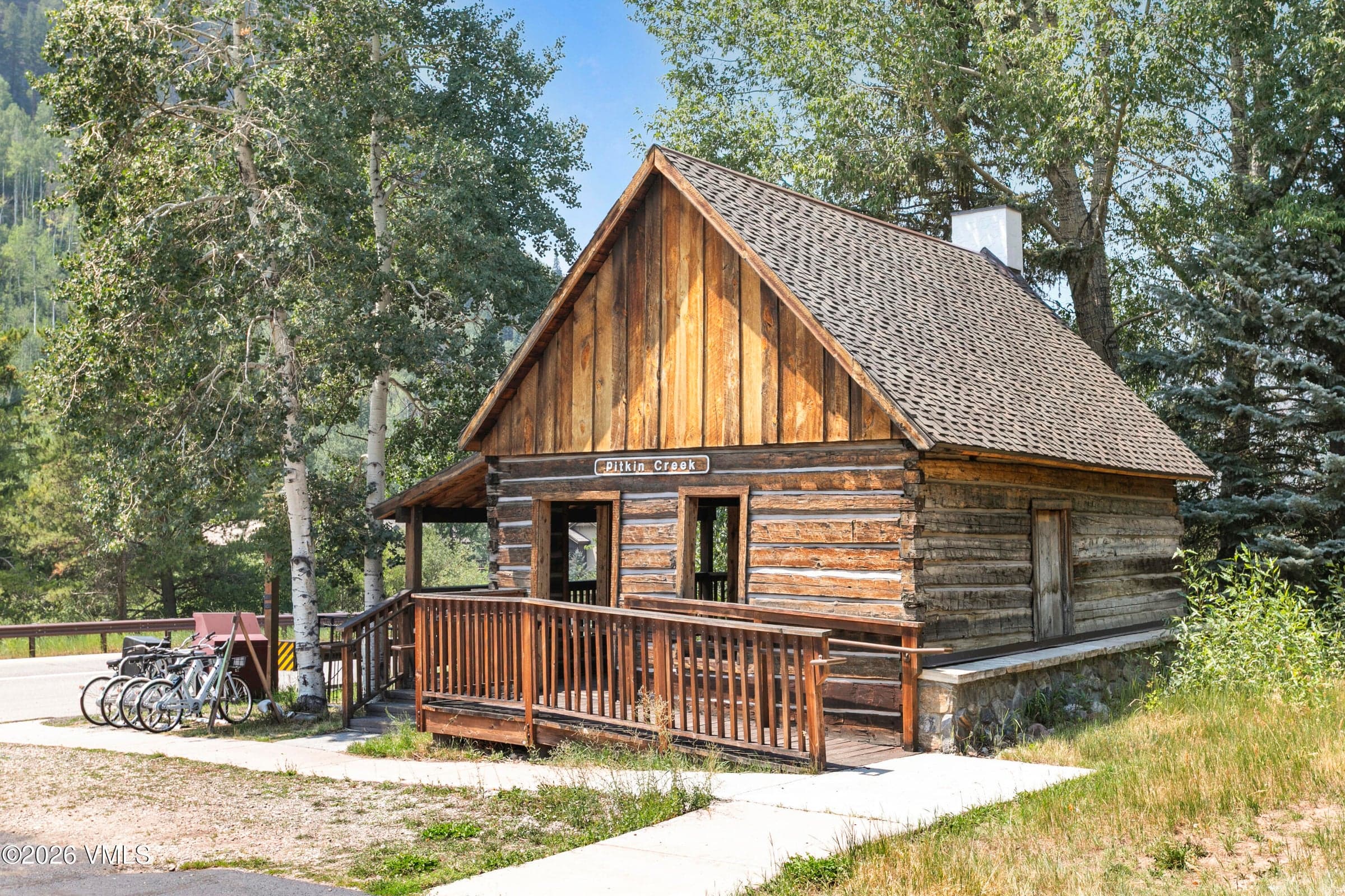 FREE TOWN OF VAIL BUS STOP