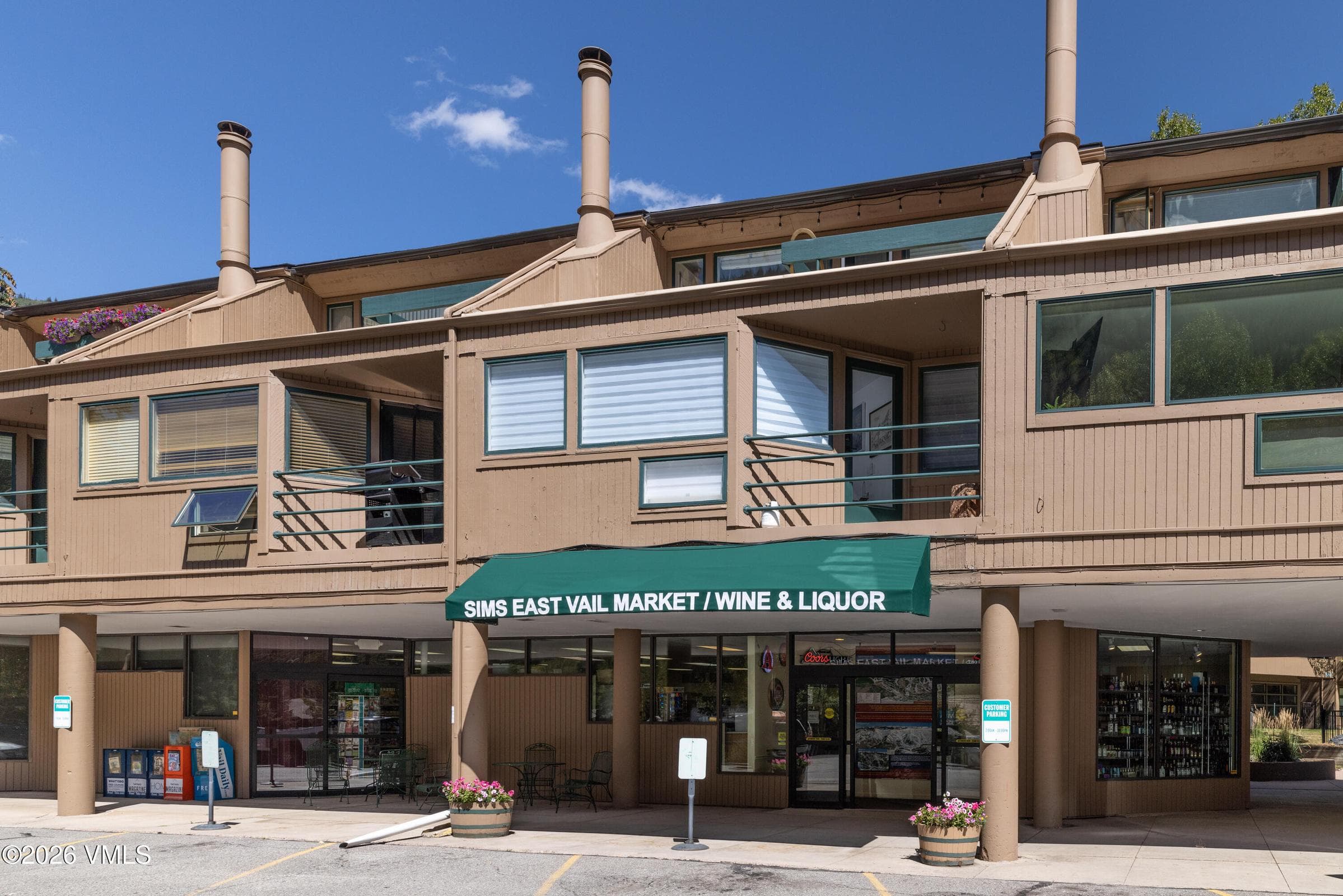 Market and liquor store